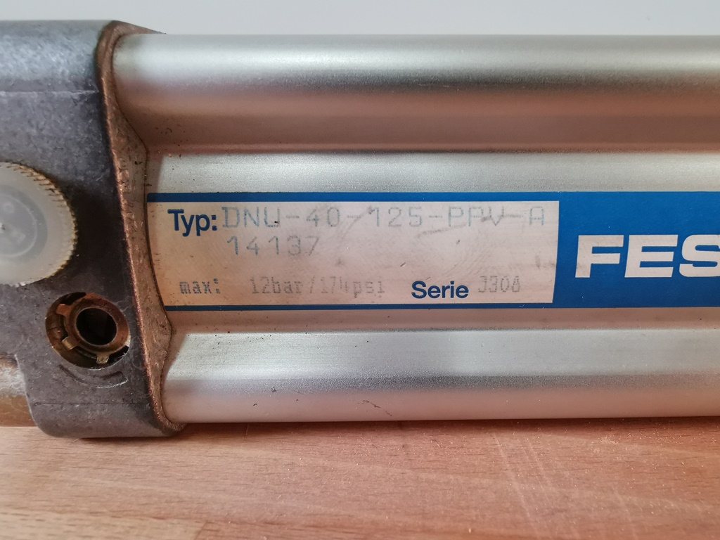 Pneumatik Zylinder FESTO DNU-40-125-PPV-A 14137