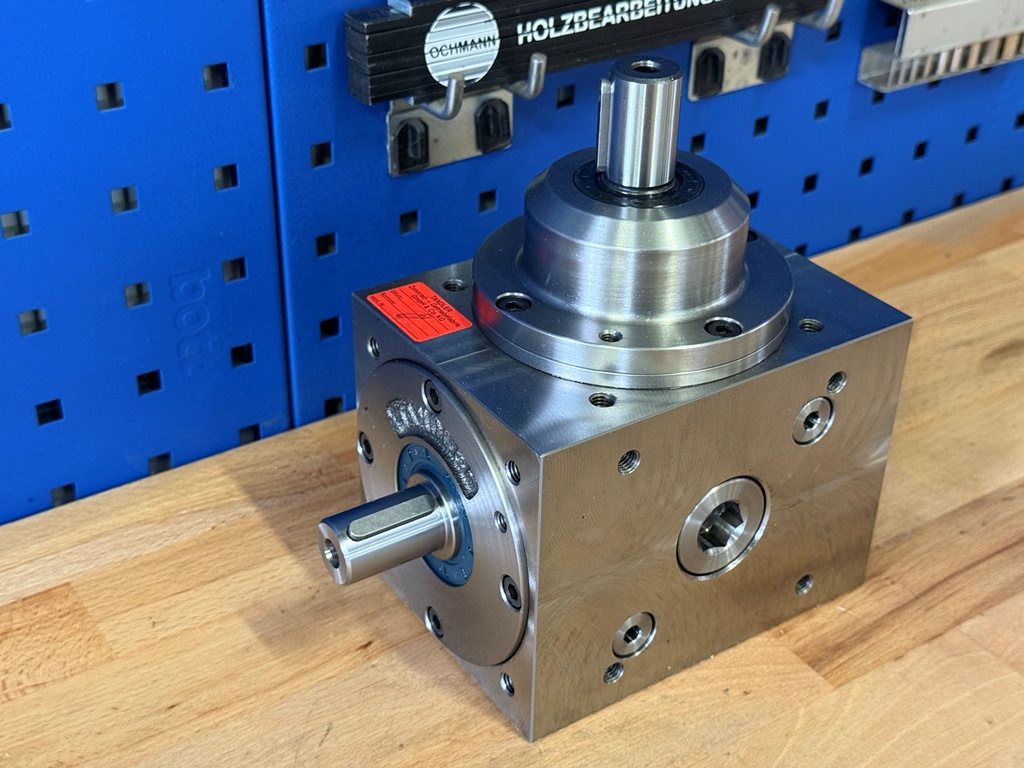 T – Winkelgetriebe oder Kegelradgetriebe Tandler O1-III