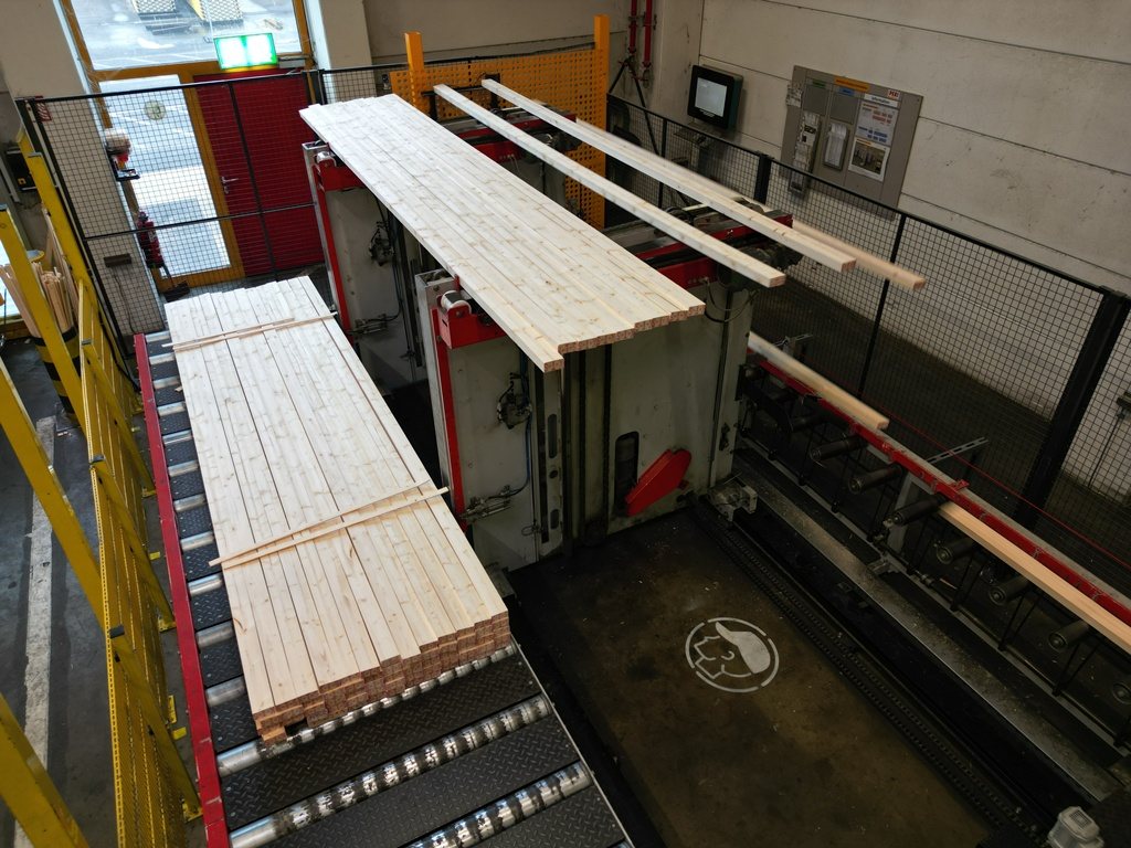 Komplette Hobellinie mit WEINIG Powermat 2400