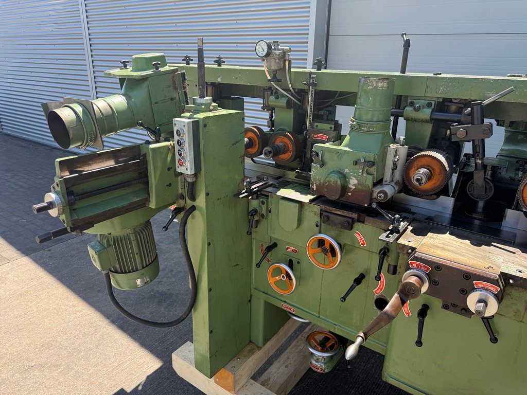 Vierseitenhobelmaschine WEINIG PFA 17 N