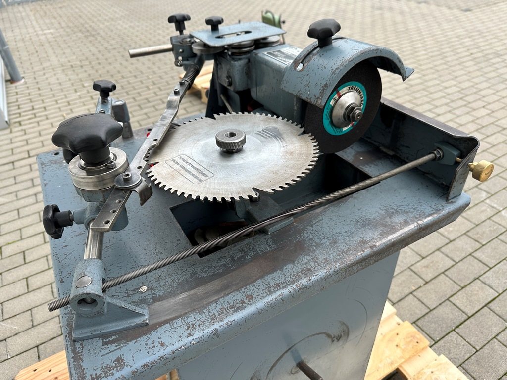Kreissägenschärfmaschine Trennjäger