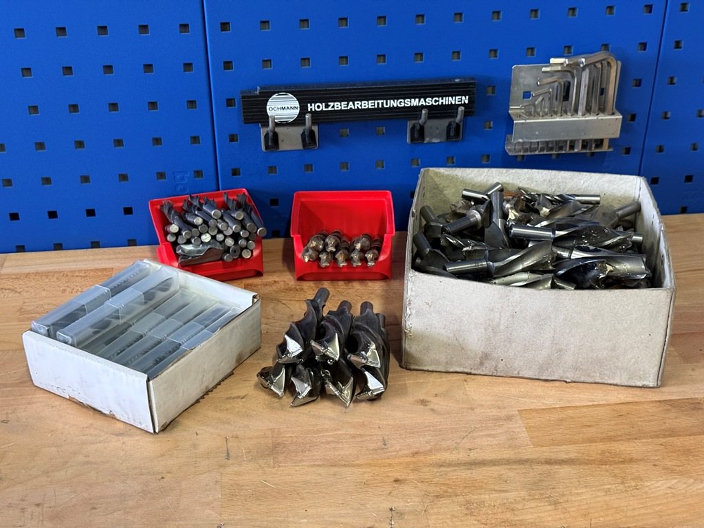 Posten neuwertige und gebrauchte Holz Bohrer