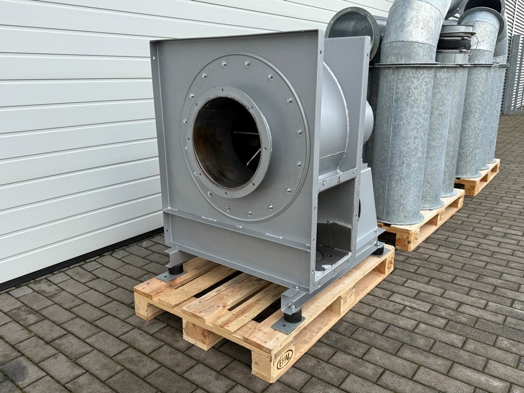 Ventilator und Rohre