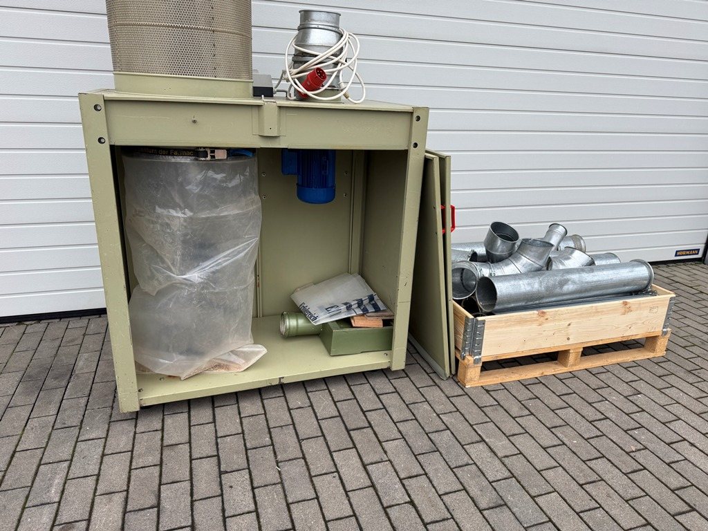 Mobile Absaugung inkl. Posten Rohre