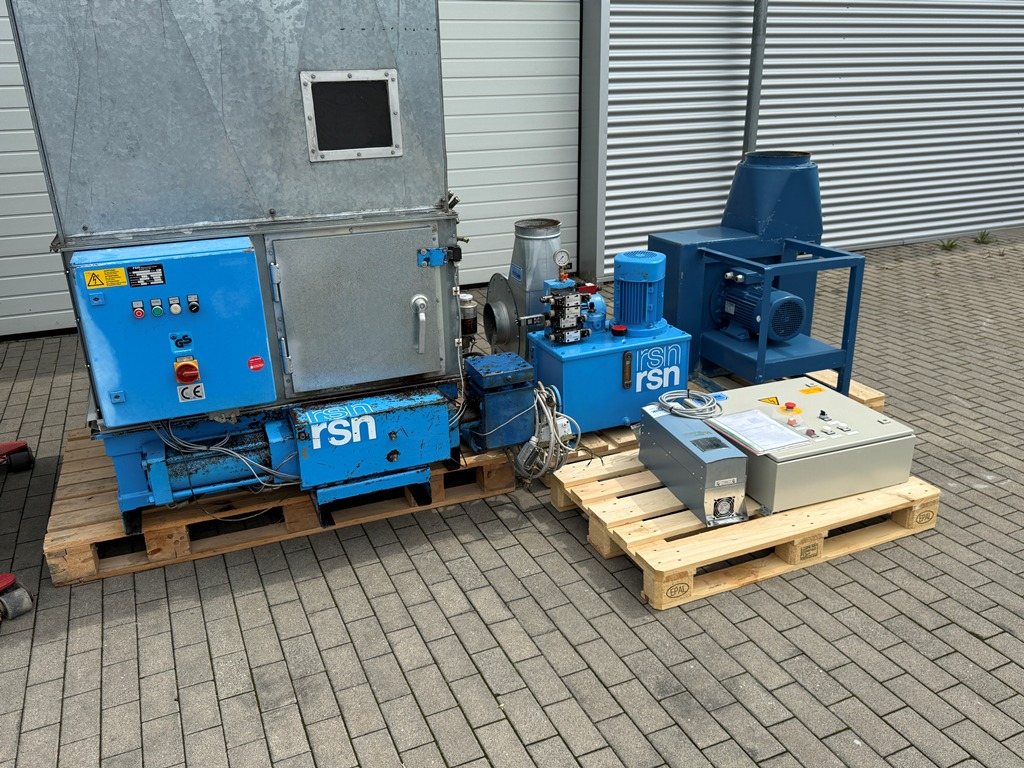 Absaugung mit Brikettierpresse Höcker Polytechnik