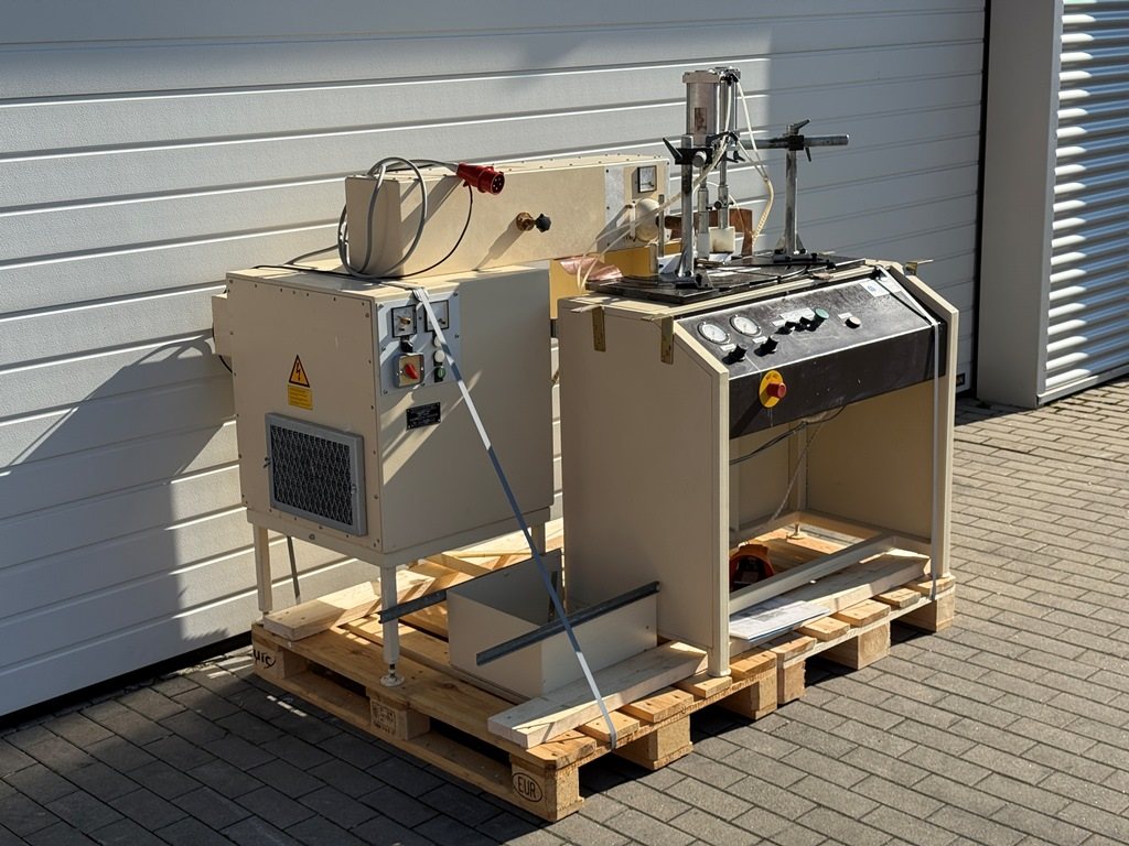 Gehrungs-Zusammensetz-Maschine Himmel Typ HF120