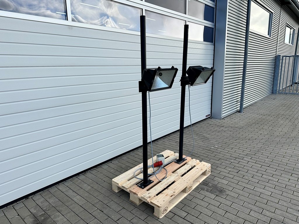 2 Strahler ESYLUX HAST 1000