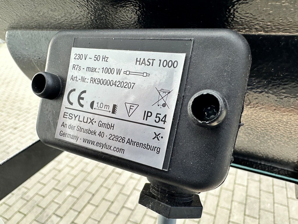 2 Strahler ESYLUX HAST 1000